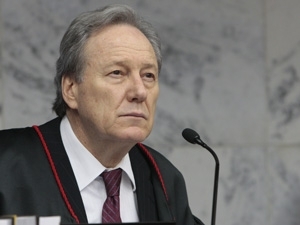 Ricardo Lewandowski preside sesso no TSE na ltima quinta (6).