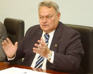 Ex-prefeito da Capital, Robeto Frana