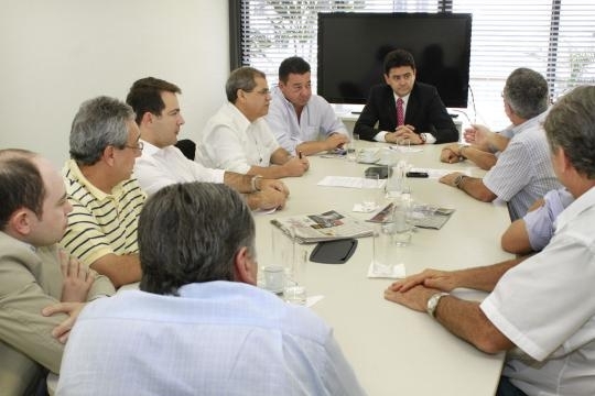 Presidente da Agecopa Eder Moraes conversa com diretoria da Acrimat sobre ajustes no projeto de construo do Fan Fest