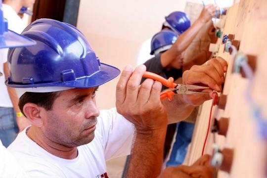 O Programa tem por objetivo inserir a populao mato-grossense no crescente processo de desenvolvimento estadual.