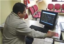 O programa permite a consulta de informaes do sistema de distribuio de energia.