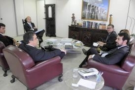 Governador em exerccio Chico Daltro em reunio com ministro da Justia, Jos Eduardo Cardozo