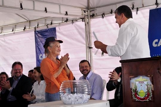 Governo do Estado inaugura o residencial Jos Carlos Guimares, em Vrzea Grande