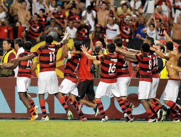 Bonde do Mengo sem freio comemora o ttulo antecipado e de forma invicta com muita alegria aps a vitria nos pnaltis