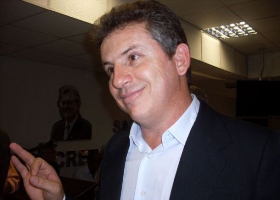 Mauro Mendes se declara surpreso, mas no nega possibilidade