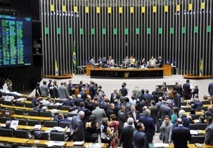 Deputados durante votao no plenrio da Cmara