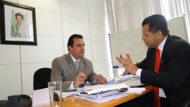 Deputado Federal Valtenir Pereira, em reunião com secretário Navarro do Ministério da Integração Nacional