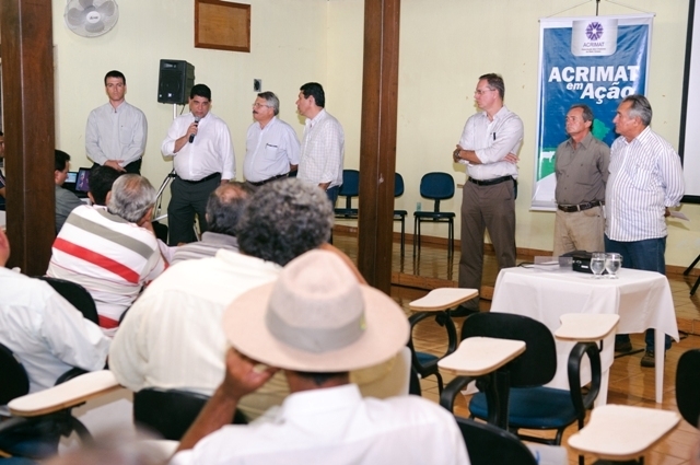 Acrimat em Ao em Pocon (MT)
