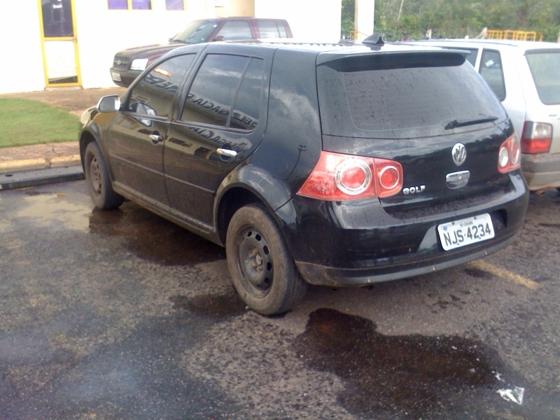 Carro roubado pela quadrilha.