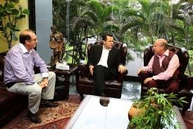 Governador Silval Barbosa recebe em audincia arquiteto e economista Augusto Boccara