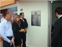 Defensor Pblico-Geral do Estado, Djalma Sabo Mendes Jnior, acompanhado de autoridades da regio durante solenidade