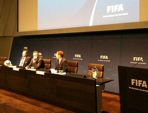 Jrome Valcke na coletiva para explicar punies sobre o escndalo na Fifa