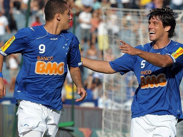 Wellington Paulista comemora gol da vitria do Cruzeiro