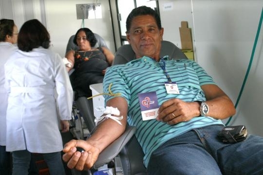 Doar sangue alm de ser um ato de amor e de solidariedade ao prximo, salva vidas