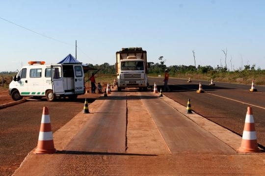 O sistema objetiva impedir a evaso fiscal por meio de cargas transportadas acima do que  declarado na nota fiscal.