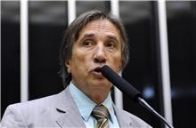 Se o aluguel for descontado do salrio, no haveria mais a necessidade de apresentar um fiador
