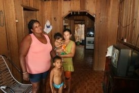 Helena Luiza dos Santos e Francisca Teixeira em Marcelndia
