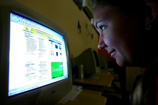 G-Gov (n) conta com uma aplicao georreferenciada com interface grfica amigvel de fcil manuseio