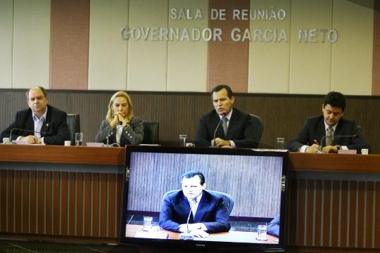 Reunio com secretariado nesta segunda-feira