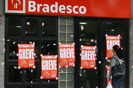 Bancos propem aumento de 7% e abono de R$ 3.500