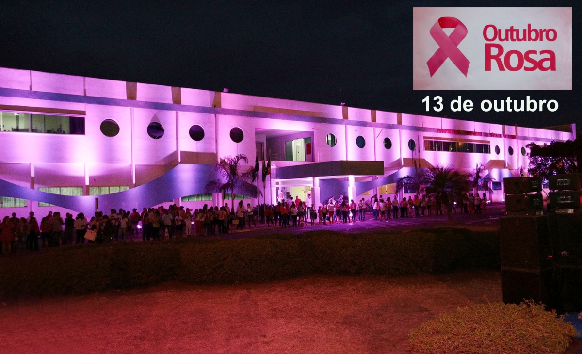 Prdio da prefeitura ficar todas as noites iluminado com a cor rosa