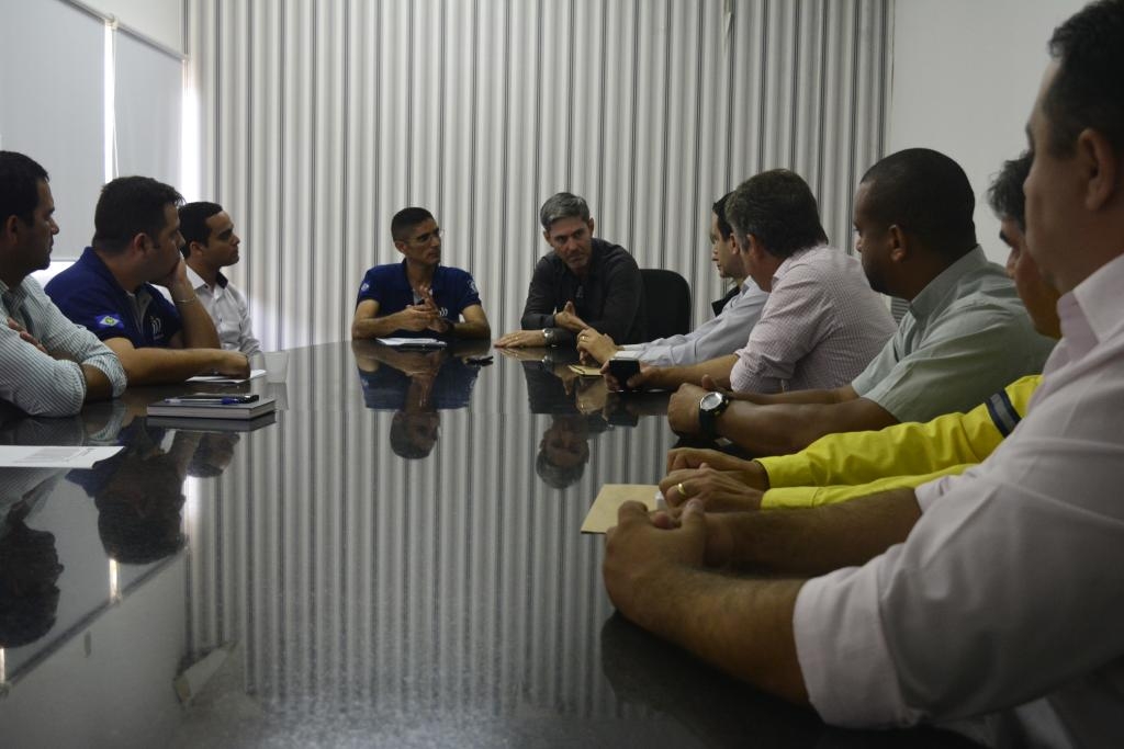 Reunio entre Detran e Prefeitura de Cuiab