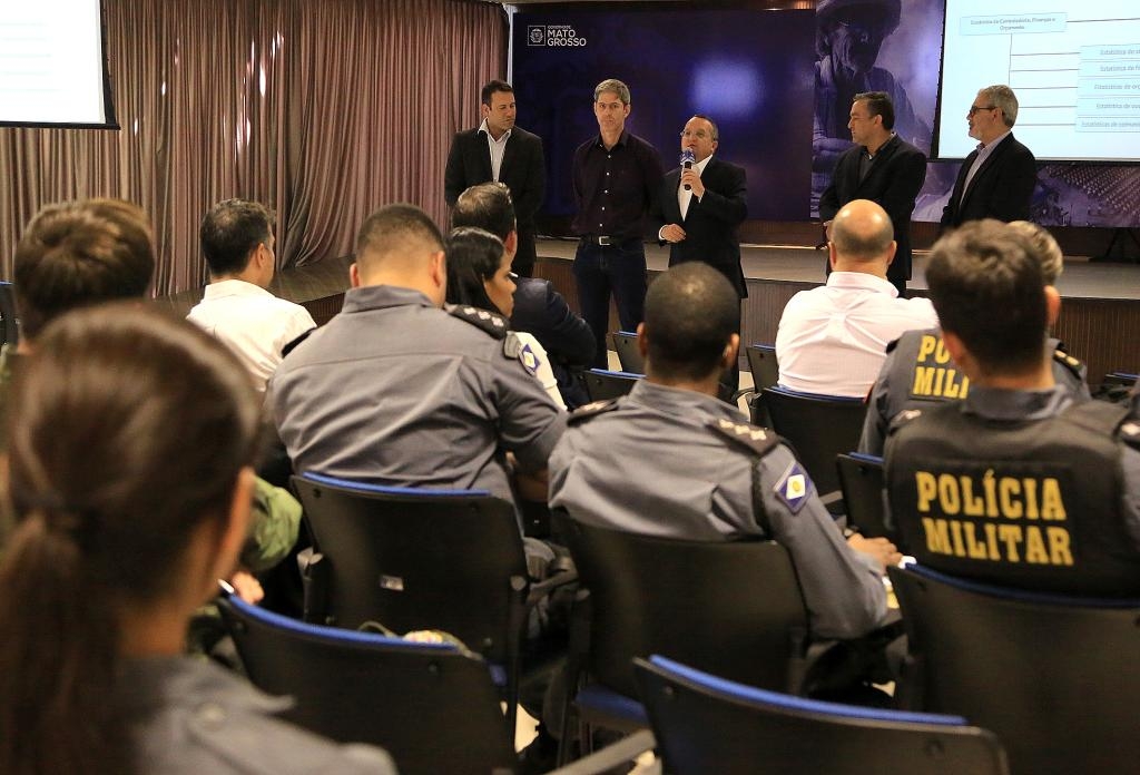Governador visita capacitao sobre anlise criminal