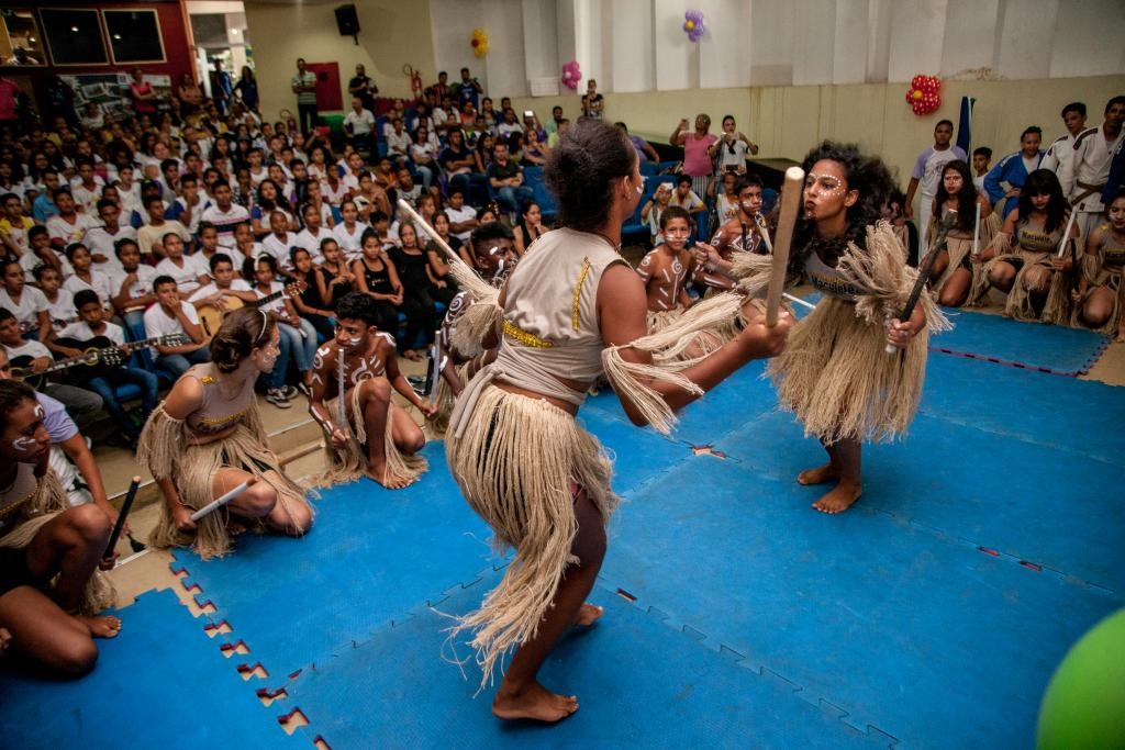 Danas afro esto entre as atividades culturais desenvolvidas nas unidades de ensino