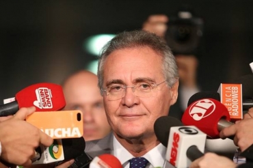Senador Renan Calheiros comenta decisão de colegas de mantê-lo na presidência do Senado