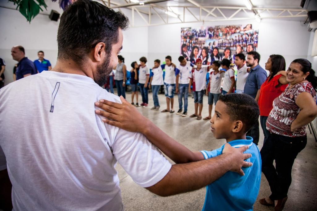 Projeto busca fortalecer o dilogo entre alunos e educadores.