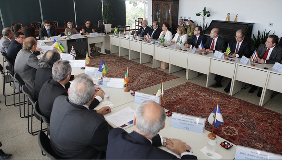 Reunio entre a presidente do STF, Crmen Lcia, e desembargadores de todo o pas