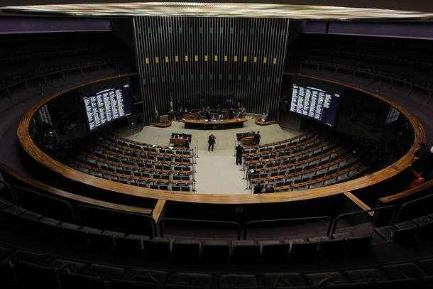 Plenrio da Cmara dos Deputados esvaziado