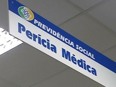O beneficiário que não atender a convocação da perícia ou não comparecer na data agendada terá o benefício suspenso