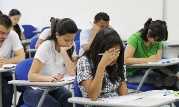 O pedido deve ser apresentado com a justificativa da ausência à instituição de educação superior na qual o estudante está matriculado