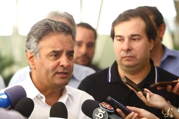 O senador Acio Neves (PSDB-MG) deputado Rodrigo Maia (DEM-RJ)