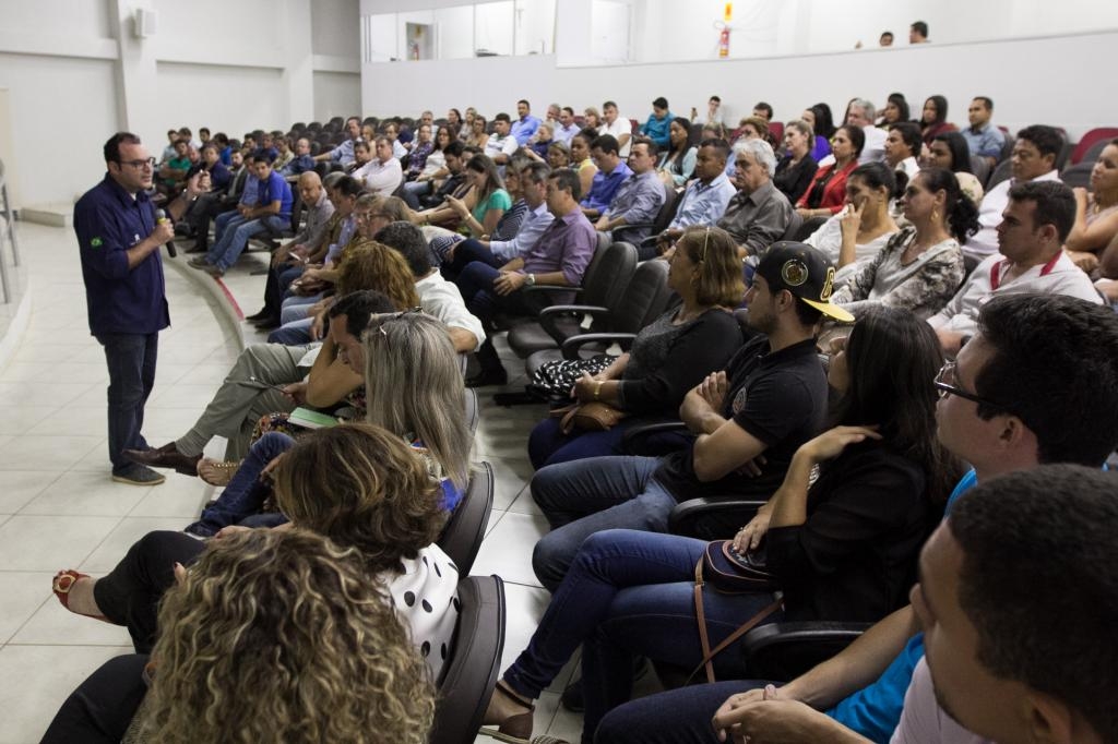 População conheceu os detalhes do Programa apresentado pelo secretário e pôde colaborar com sugestões