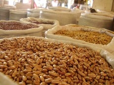 A queda foi puxada, principalmente, pela baixa no preço do feijão-carioca (-14,68%), a batata-inglesa (-7,63%) e o tomate (-6,62%)