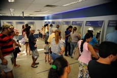 Agncias da Caixa estaro abertas no sbado (11) para auxiliar na liberao do FGTS
