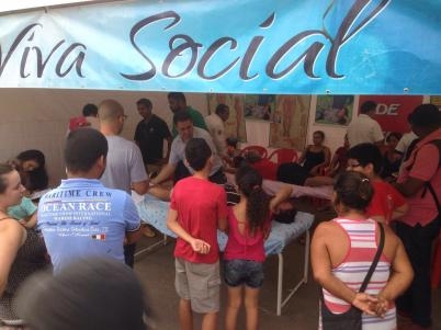 Frente Holstica leva terapias complementares para projeto Viva o Seu Bairro, em Cuiab