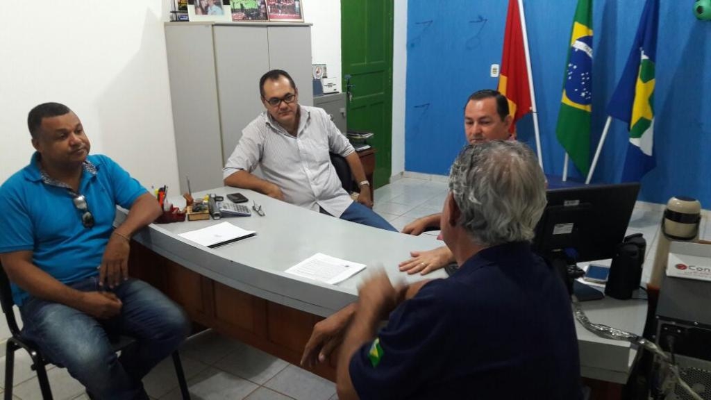 Servidores da Seduc debatem com autoridades locais a realização dos jogos escolares em Alta Floresta