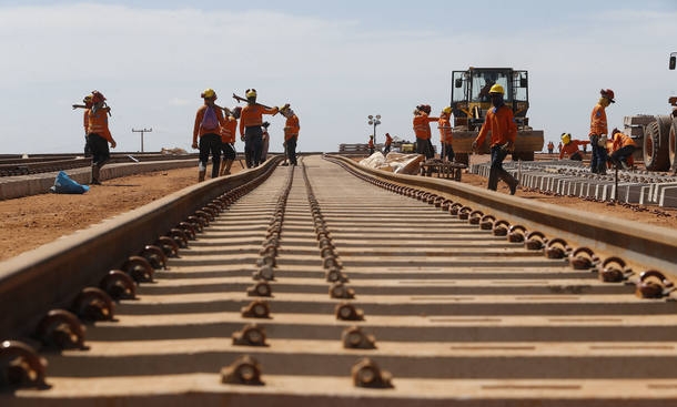 Obras da Ferrovia Norte-Sul