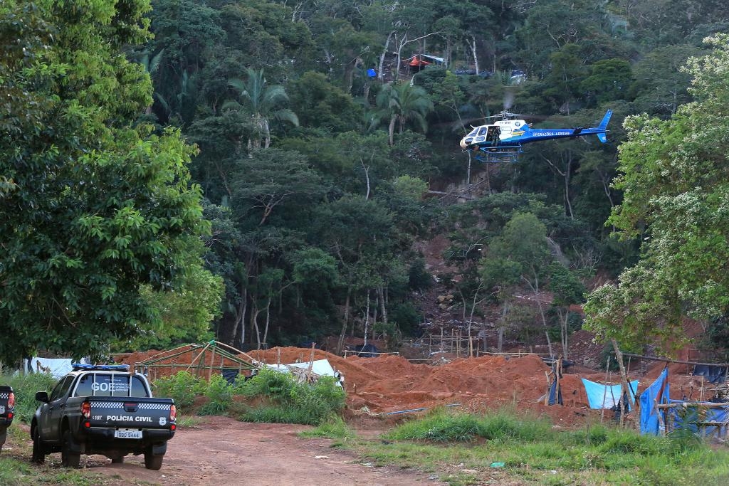 Desocupao do garimpo da Serra da Borda