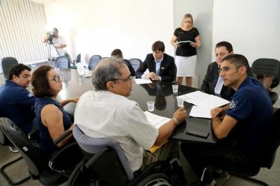 Deputado Sebastio Rezende vai ao Detran reivindicar mais ateno aos deficientes