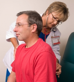 Gripe, pneumonia e outras infecções respiratórias aumenta o risco de infarto, segundo estudo