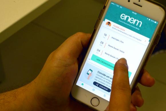 As inscries podero ser feitas at as 23h59 no site do Enem