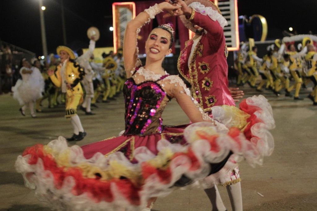 O Festival de Quadrilhas preserva uma tradio e movimenta o turismo e economia de toda uma regio de Mato Grosso