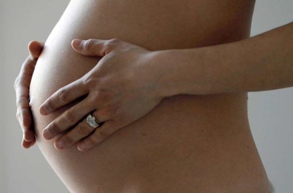 Ficar grvida depois de ter cncer de mama no aumenta risco de doena retornar, segundo estudo.