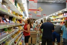No ms, menores preos de alimentos e transportes tiveram impacto positivo no IPCA-15