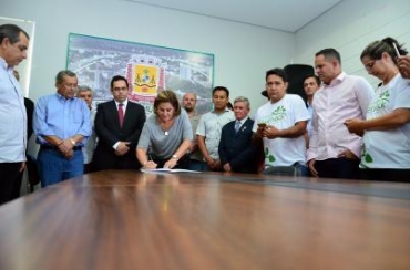 Assinatura da regularizao do Parque Berneck