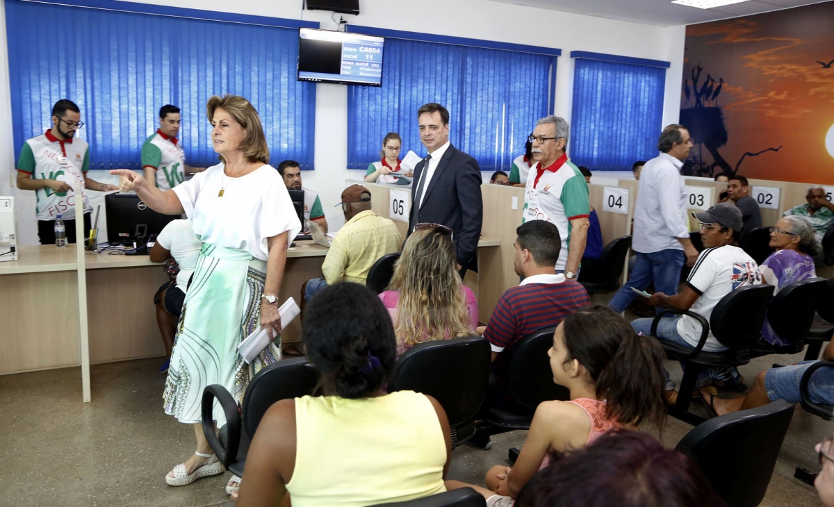 Primeiro dia de negociao atendeu nas primeiras horas da manh mais de 80 pessoas